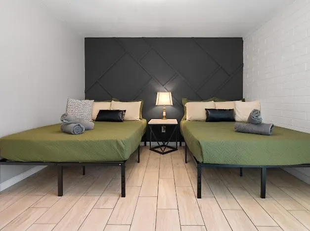 Mirage Apartment *